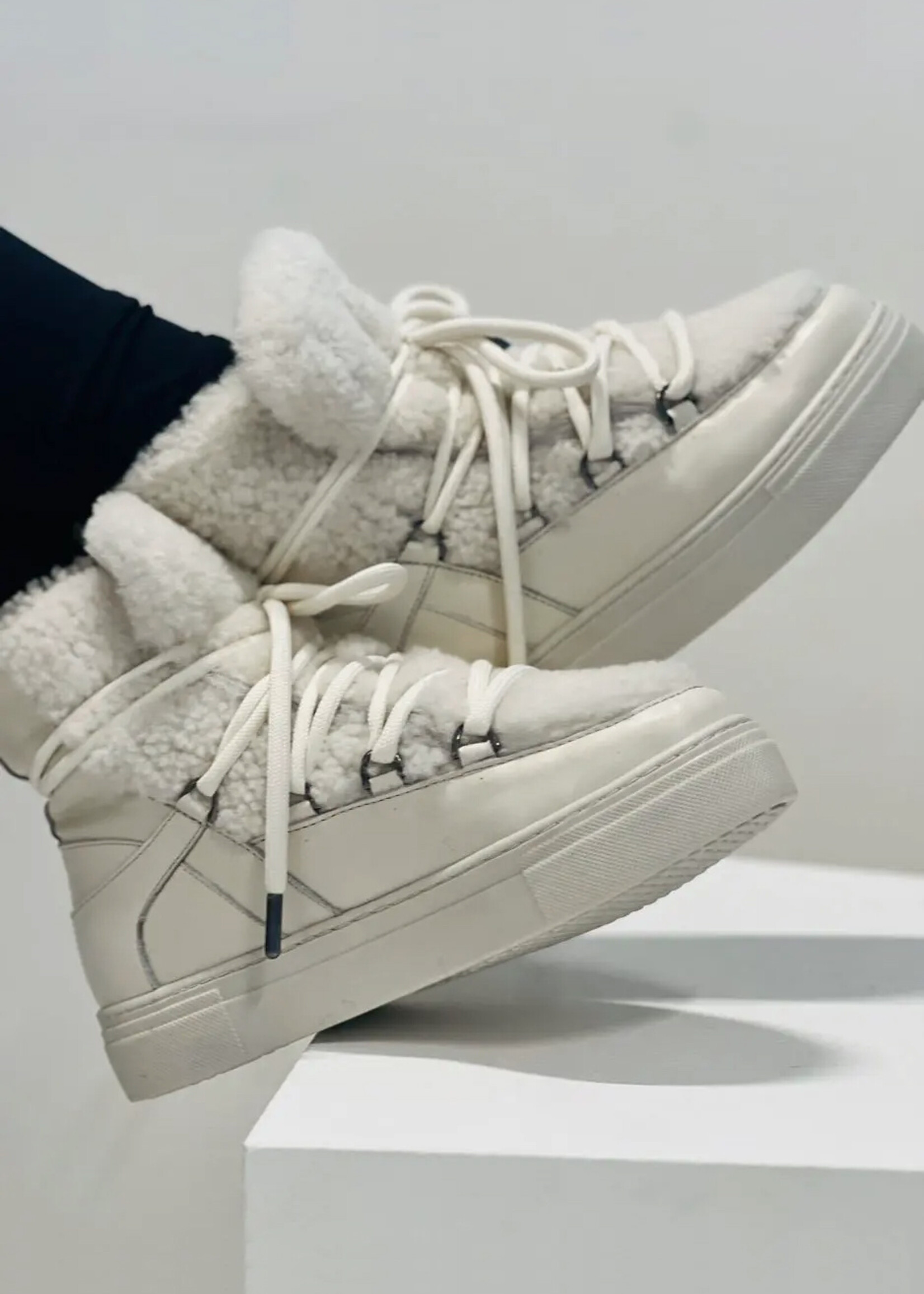 Est'Seven Mouton Sneaker Curly Fur - Off White