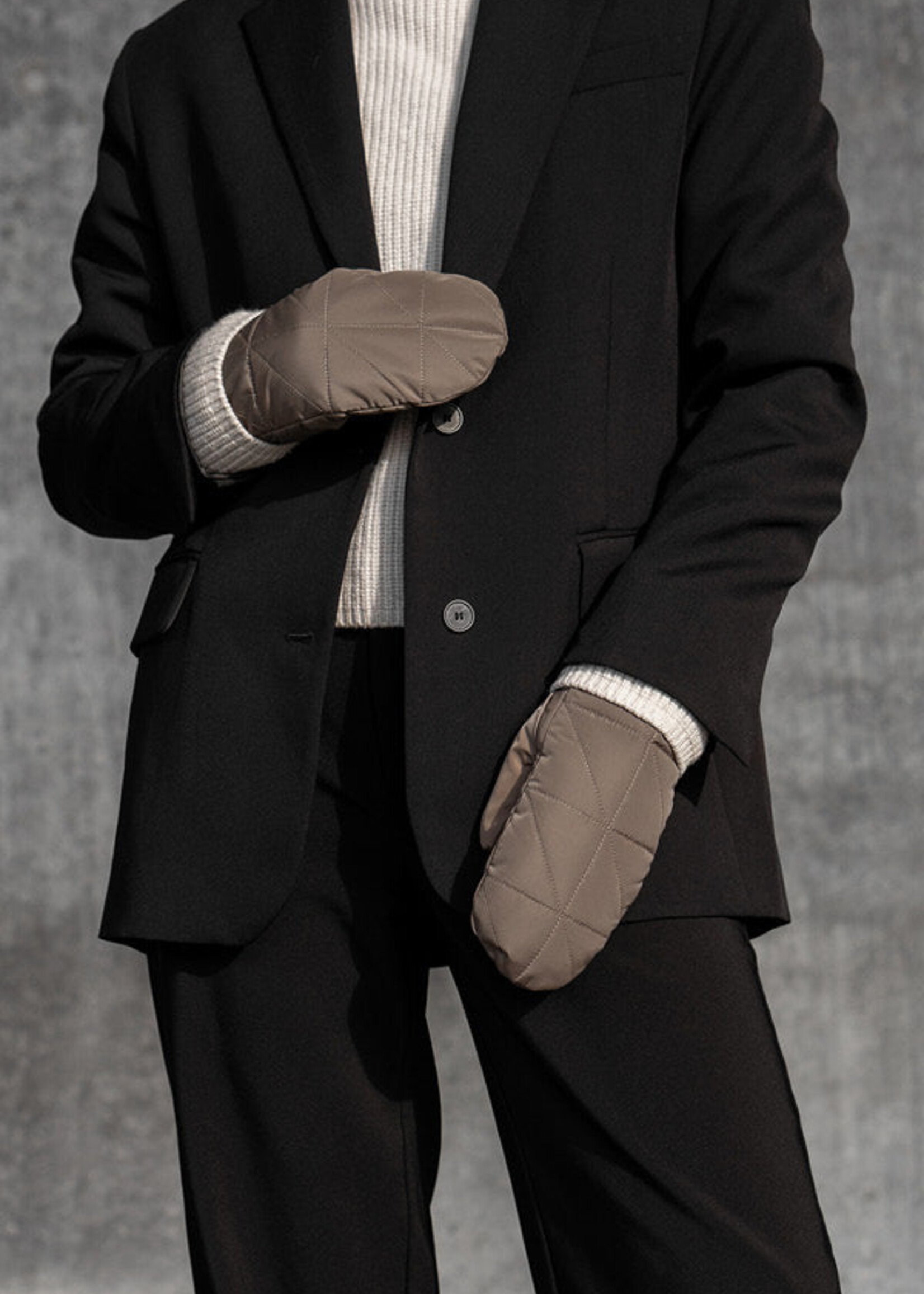 Markberg Bonna Mitten - Walnut