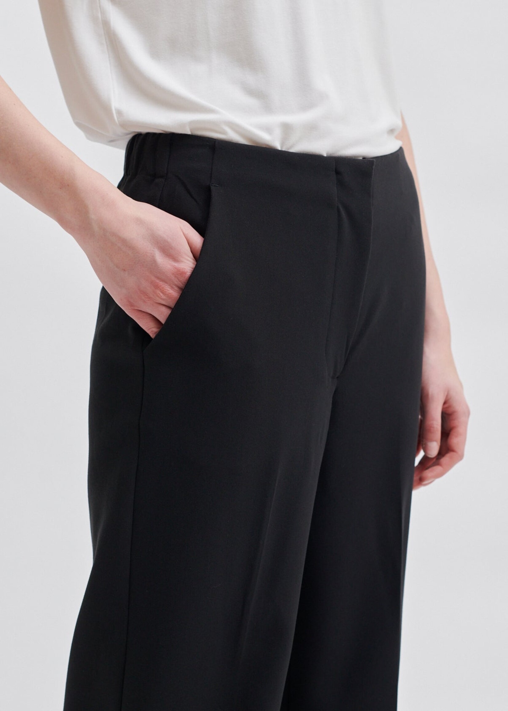 Second Female Evie Classic Trousers - Black