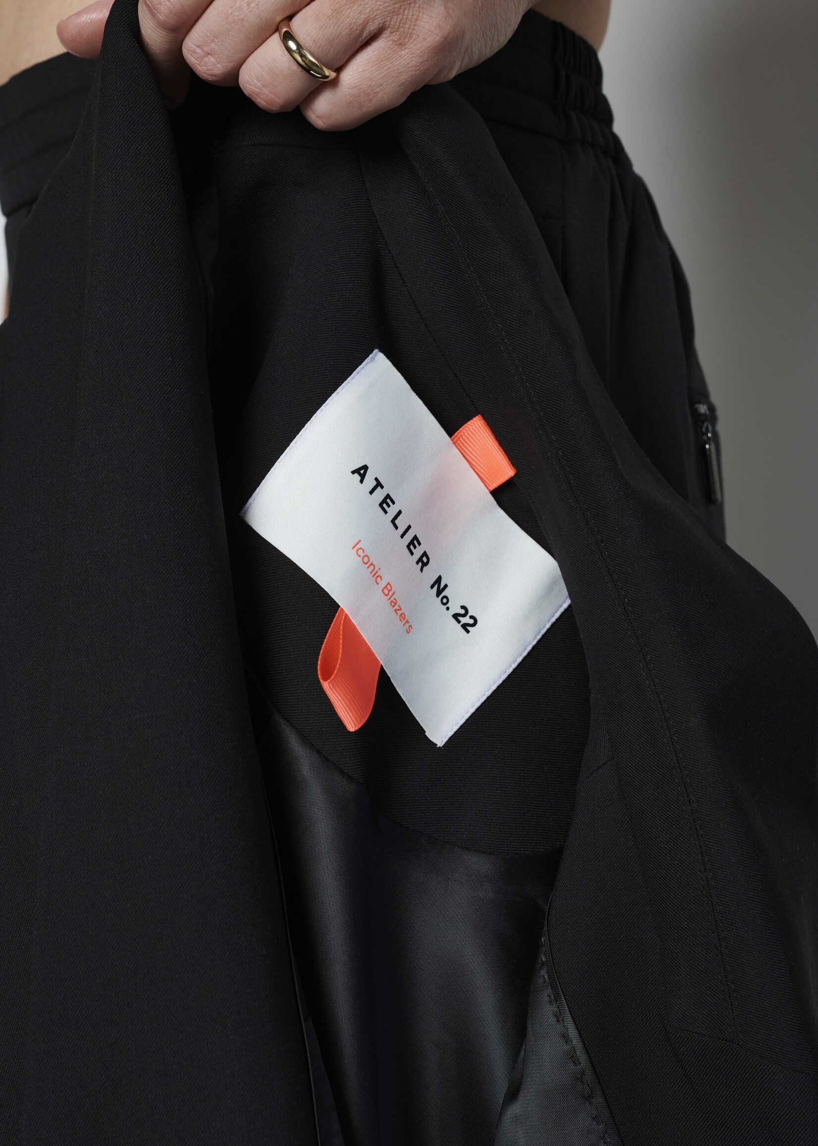 ATELIER No.22 Anna Blazer - Black