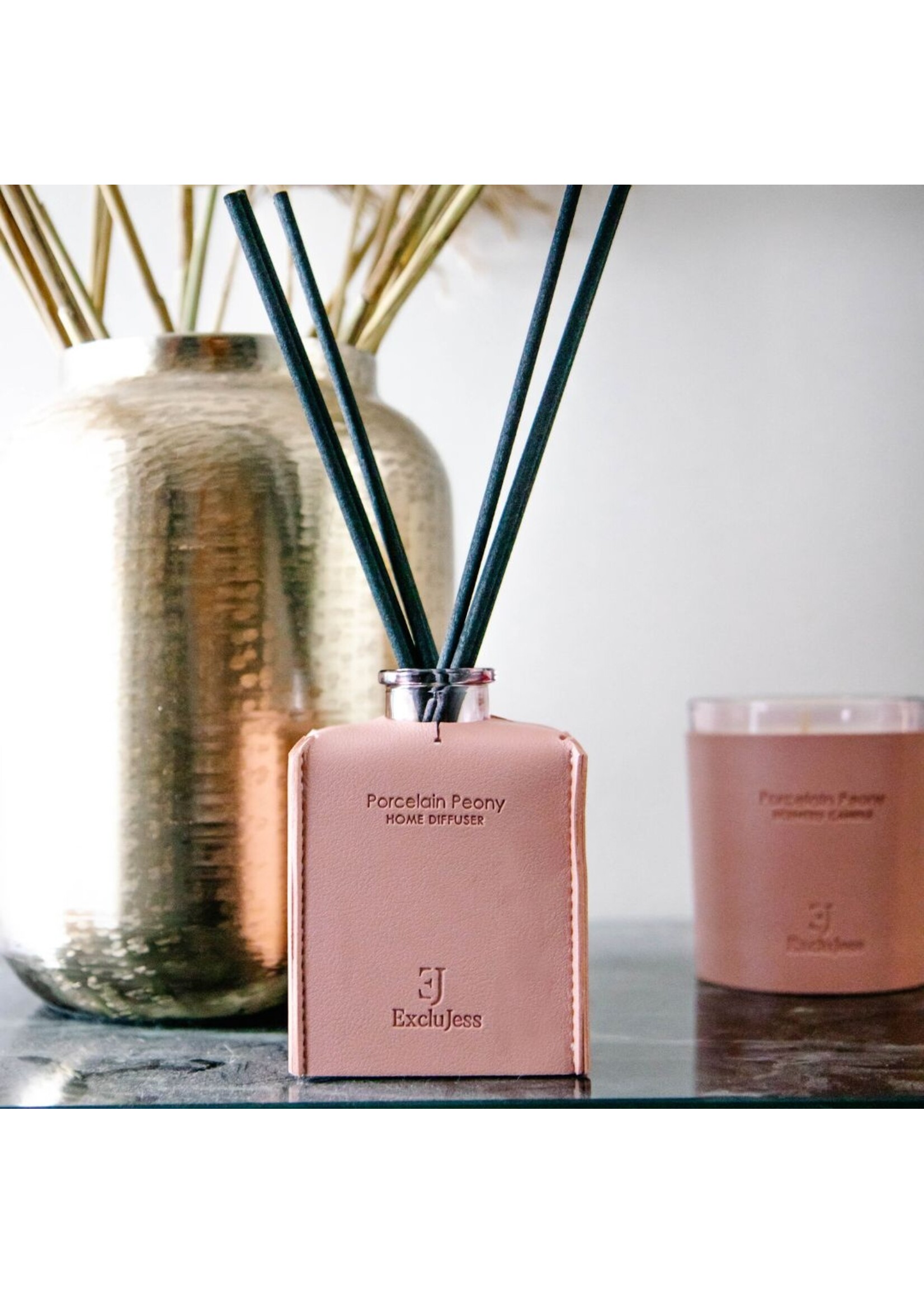 Pink leather porcelean peony diffuser