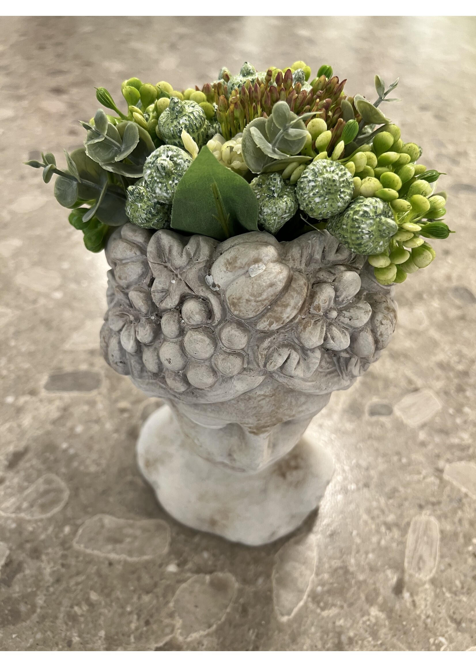 CONCRETE FRUIT FACE POT 14X15X22CM met zijden bloemen White