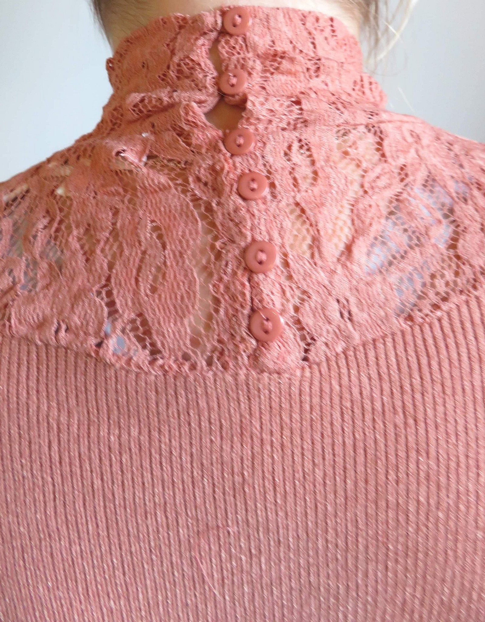 Sweater met kant oud roze