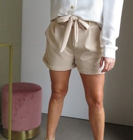 Beige short