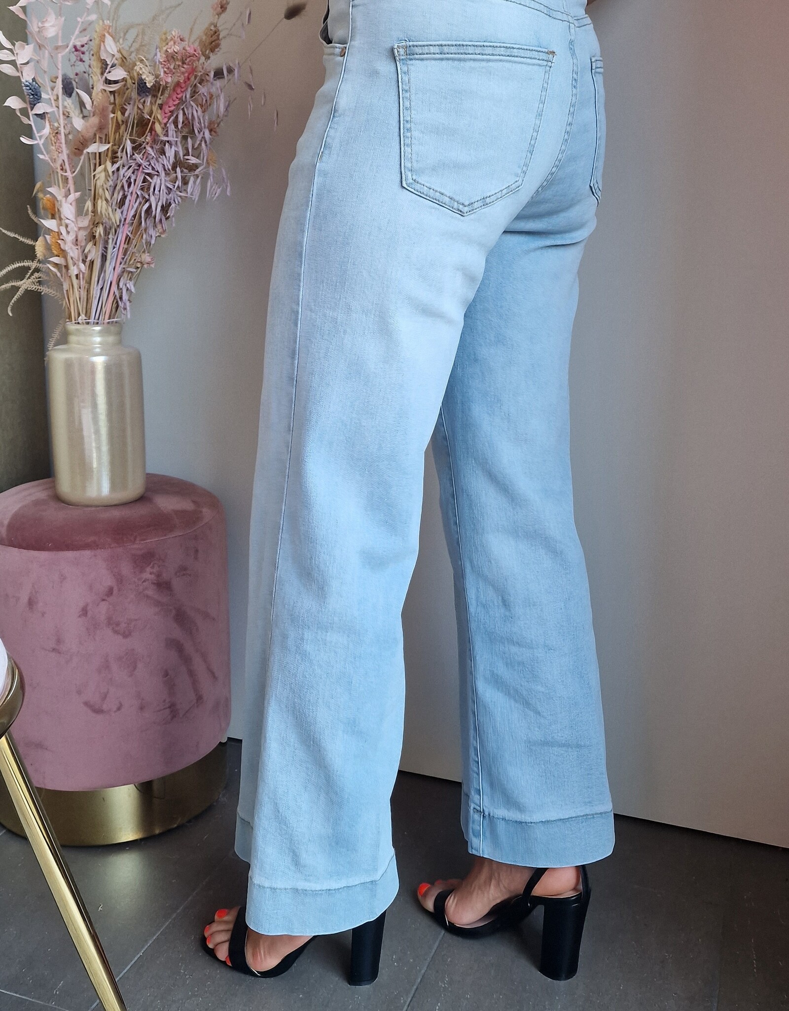 sofia jeans
