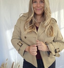 Short trenchcoat