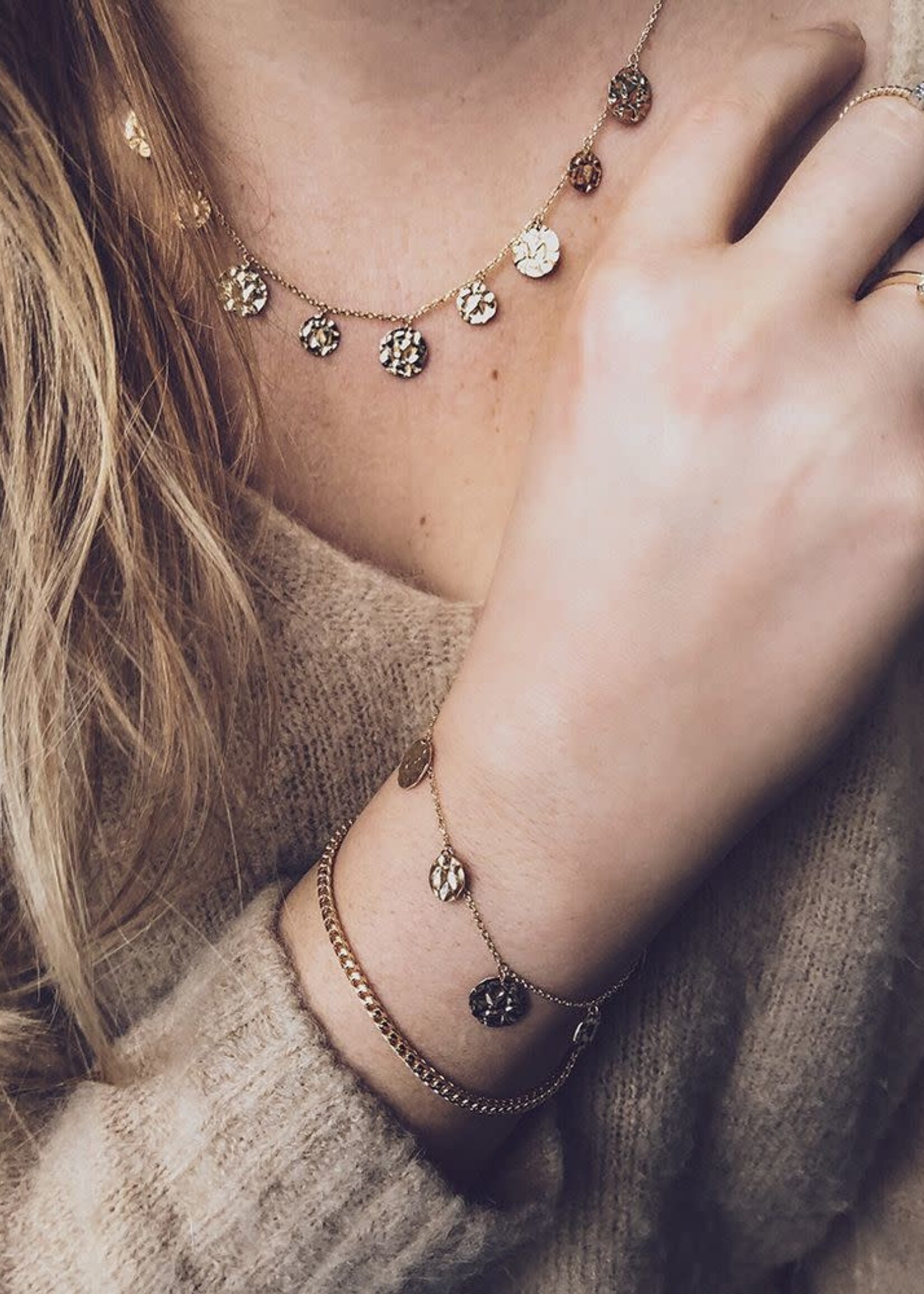 Gouden Haag Jewellery Geelgouden Armband met Gehamerde Coins