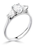 Gouden Haag Jewellery Ovale Solitaire Diamant Ring Platina Peer Schouders 0.76 ct