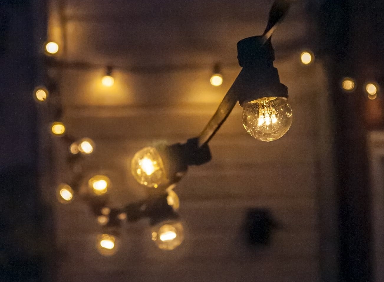 Ideer til opsætning af lyskæder med varmhvide LED-pærer