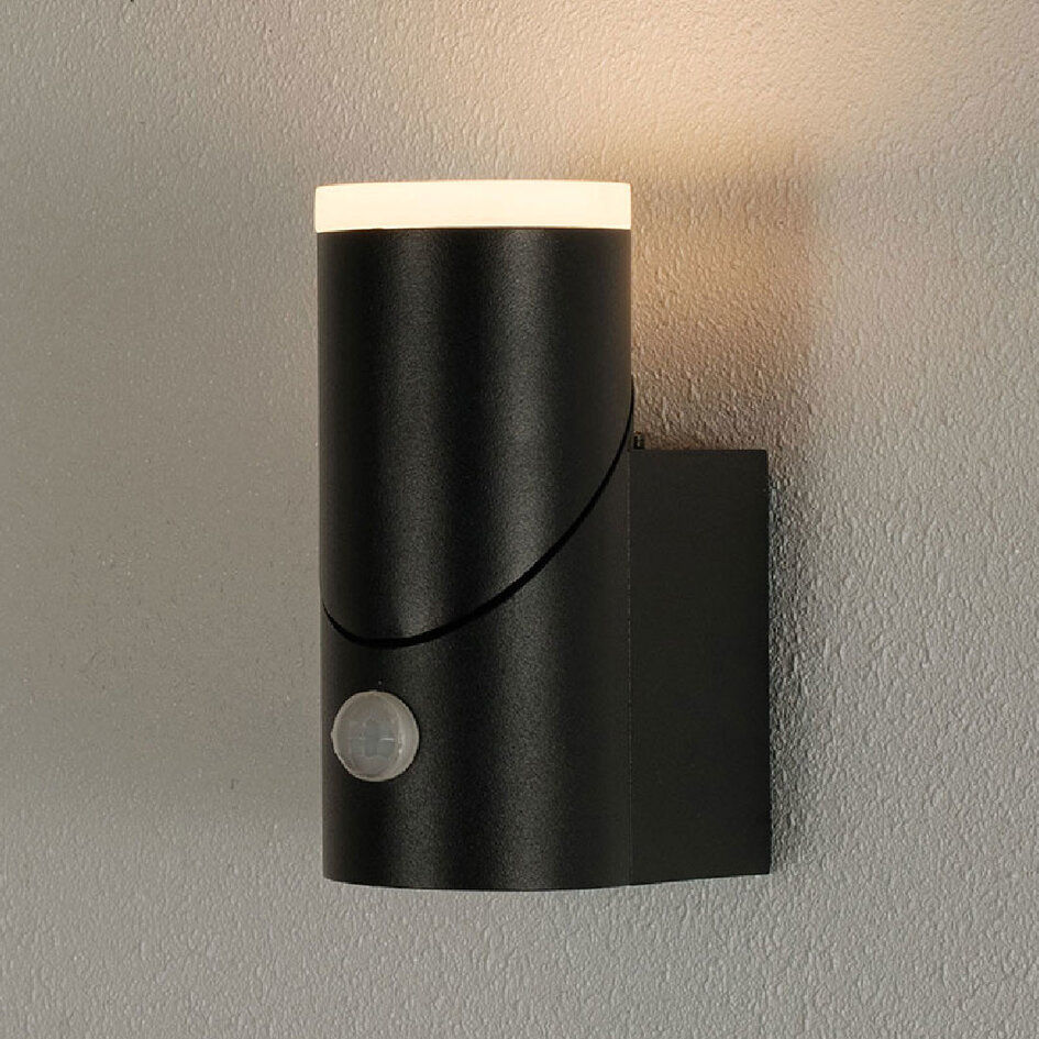 Rotérbar væglampe inkl. sensor, IP54, sort - Demy