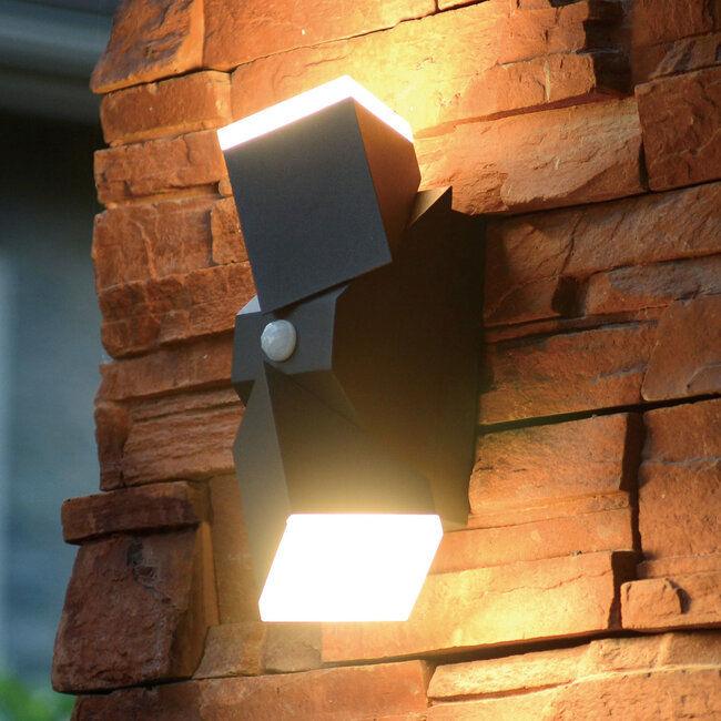 Justérbar vægbelysning med to lamper og sensor - Michael - sort