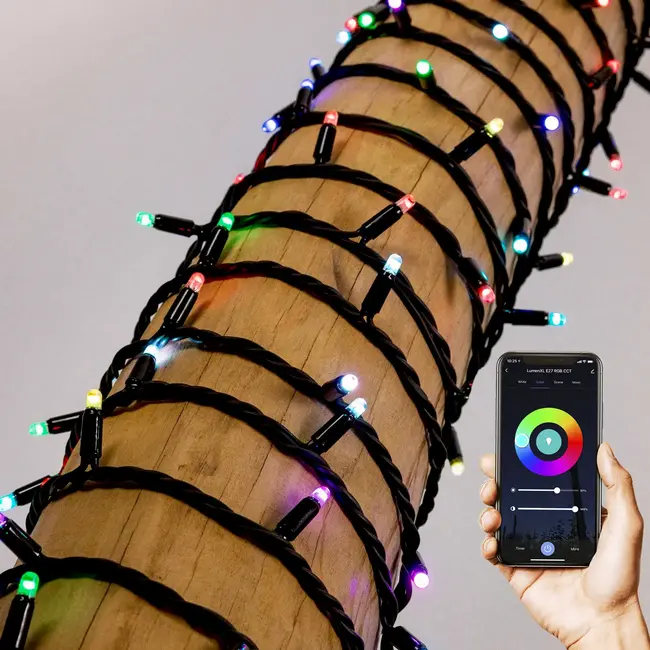 Flerfarvet (RGB) julelyskæde med appstyring | Linkbar | Fra 10 meter med 100 LED-lys | Sort gummi