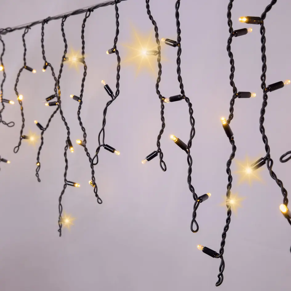 Lyskæde med istapper | Fra 3 meter | 114 varmhvide LED-lys med glimt | Sort gummi