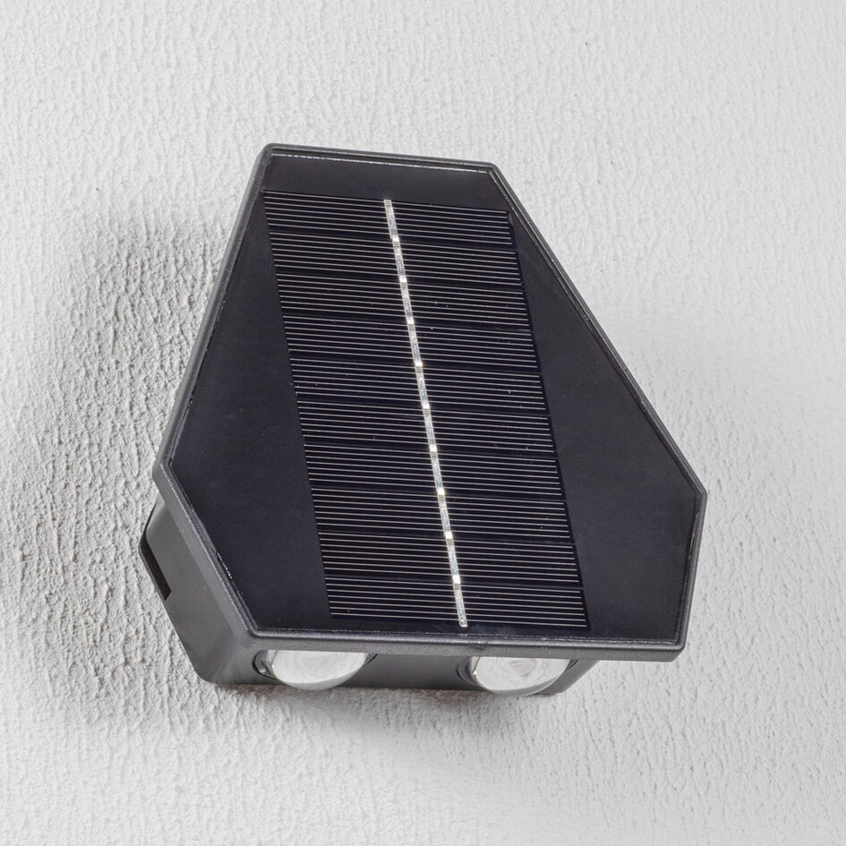 3-lys solcellelampe til udendørs brug Charissa