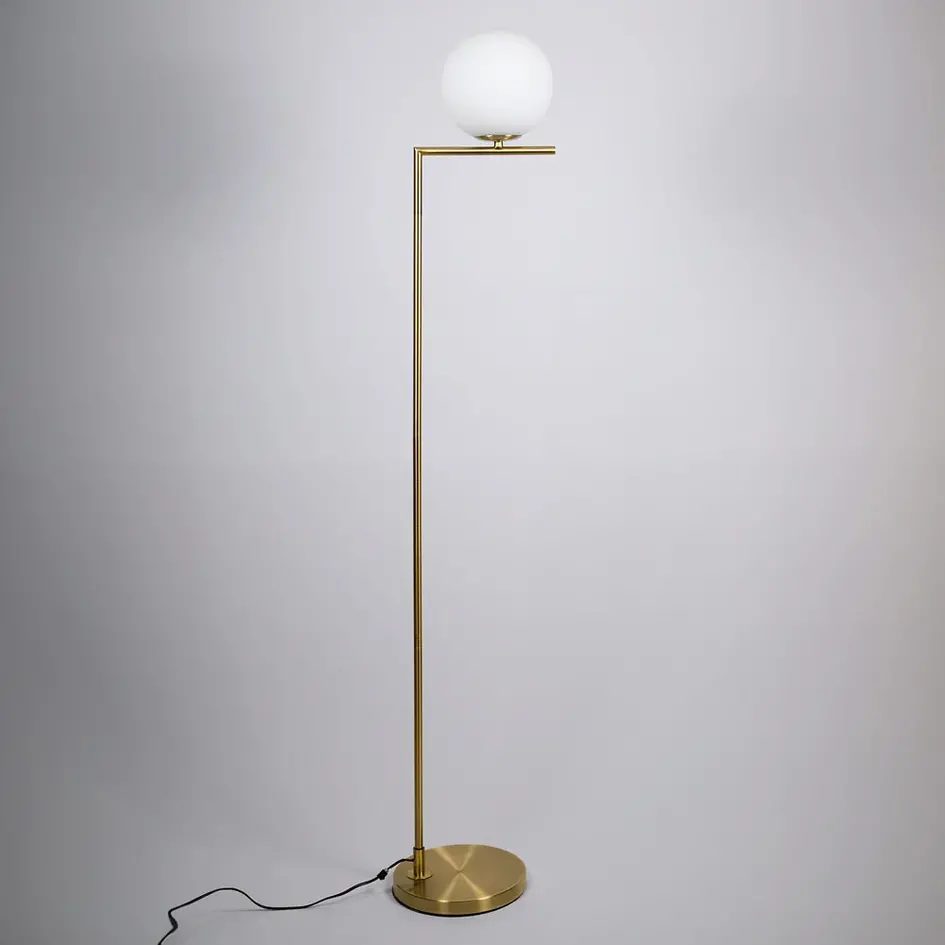 Designer gulvlampe med glaskugle - Connor - guld og opalhvid