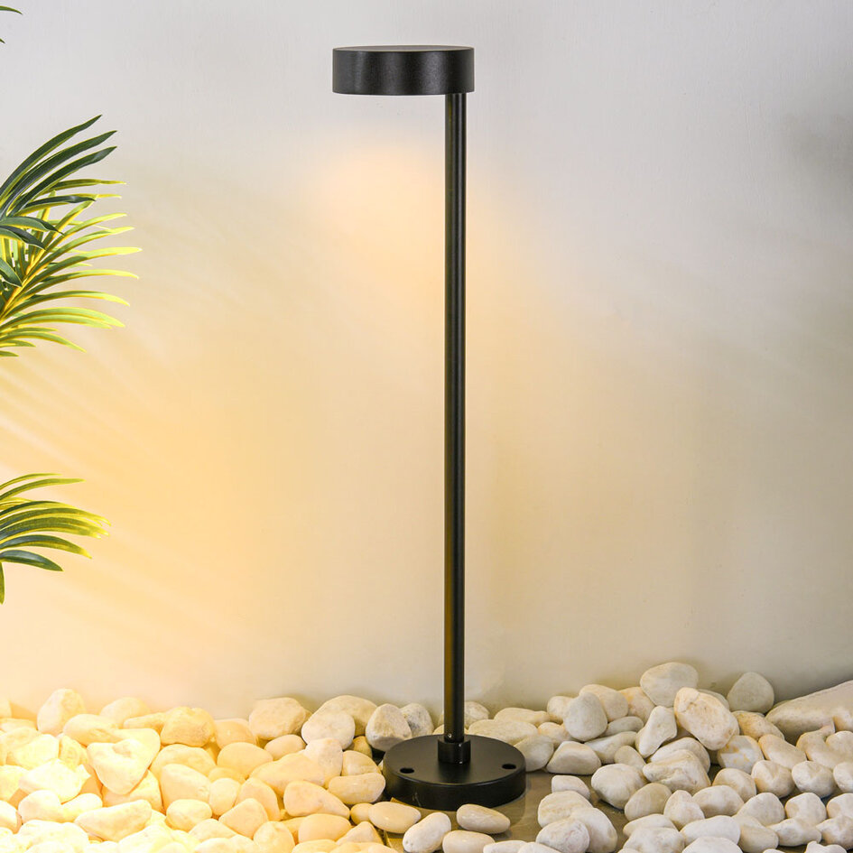 Moderne stående udendørslampe med jordspyd - Tyra