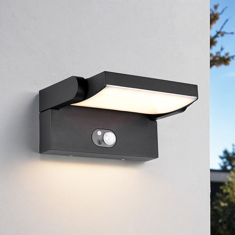Solcelle projektørlampe med justérbar lysvinkel og sensor - Berlin - sort