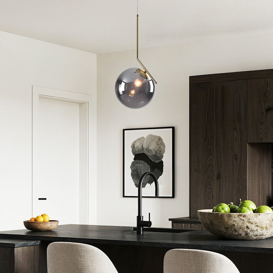Designer loftlampe med glaskugle - Roy - messing og røggrå
