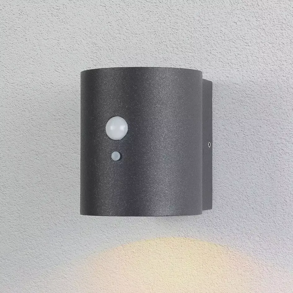 Solcelledrevne udendørs væglamper med sensor Abriana