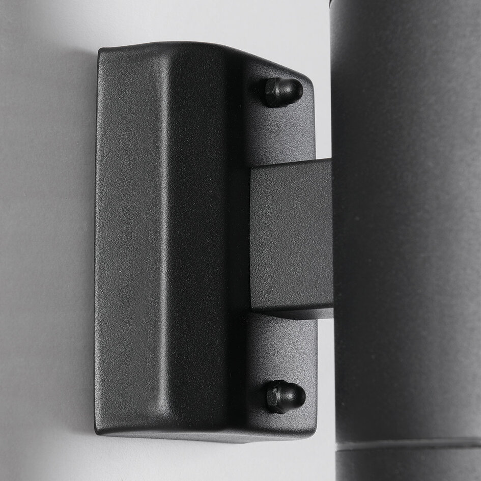 Væghængt udendørslampe med 2 lyspunkter inkl. sensor - Calais