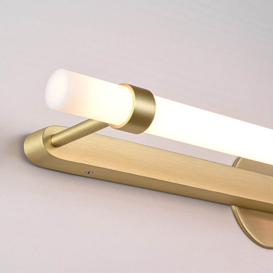 Bevægelig badeværelsespejllampe i guld med integreret LED - Optix