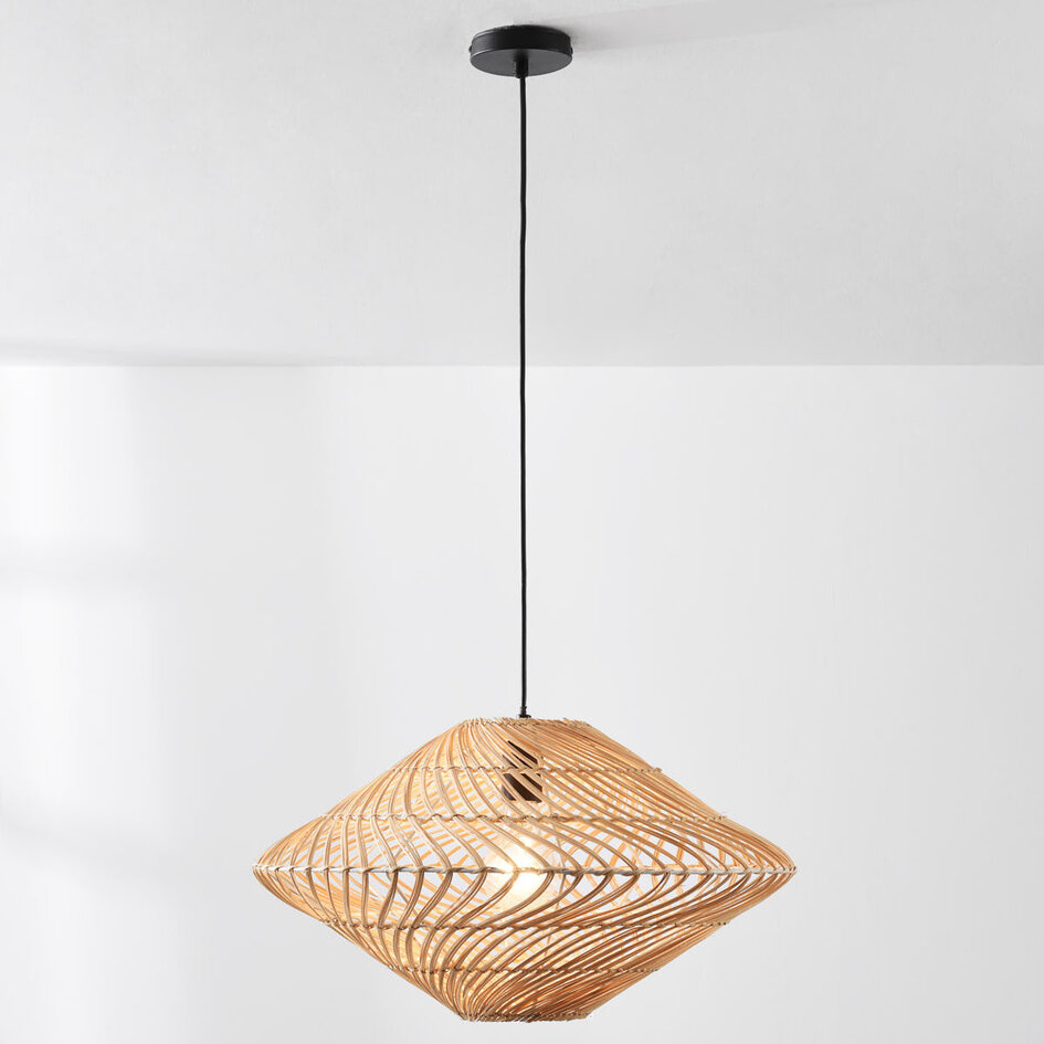 Rattan pendel Filum med legesygt design og varm naturlig look