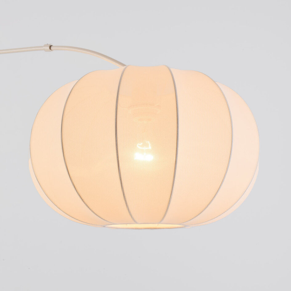Japandi bueformet lampe Marell – beige armatur med linnedskærm