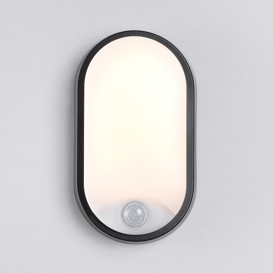 Oval lampe med sensor tre forskellige farvestillinger