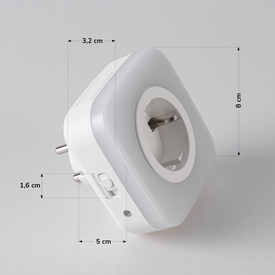 Kompakt natlampe med stikkontakt og lyssensor – 2-i-1 stiklampe