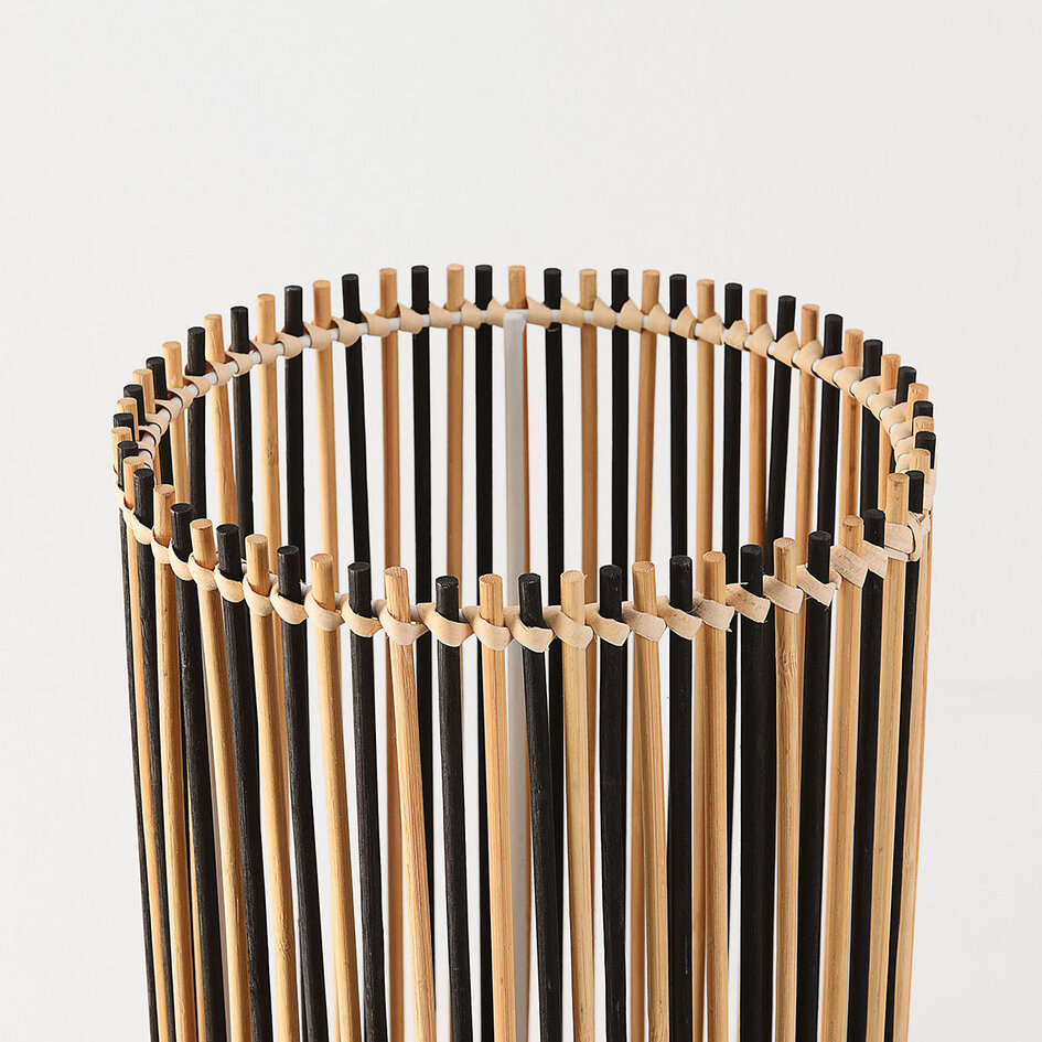 Gulvlampe af bambus - Lori - sort og natur