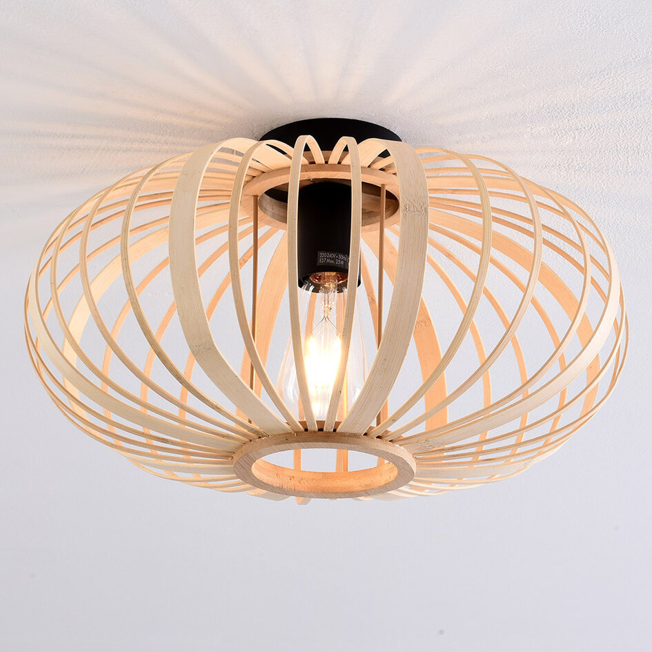 Bambus loftlampe Beyza - ovale buede lameller