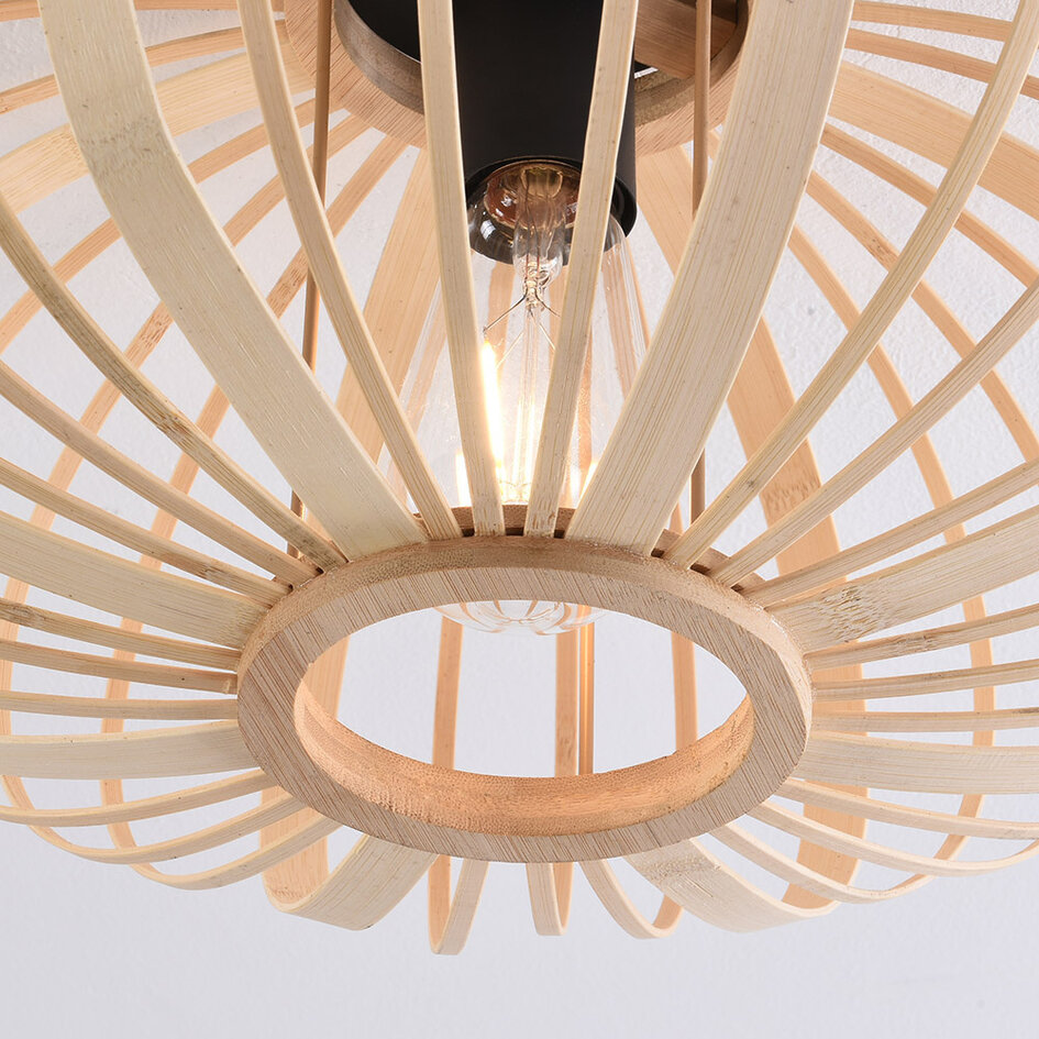 Bambus loftlampe Beyza - ovale buede lameller