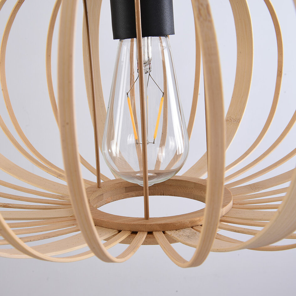 Bambus loftlampe Beyza - ovale buede lameller