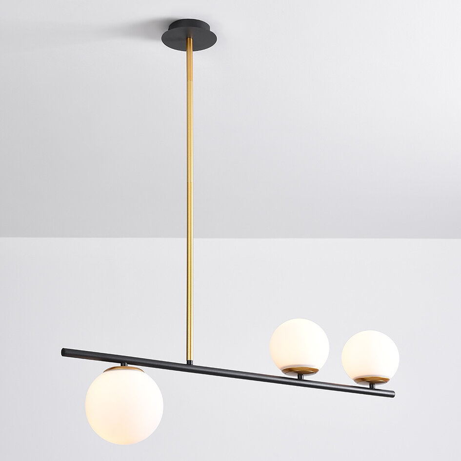 Designerlampe med 3 glaskugler - Danny - sort/messing/opalhvid