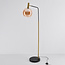 Standerlampe med stor glaskugle - Singh - messing/sort/rav