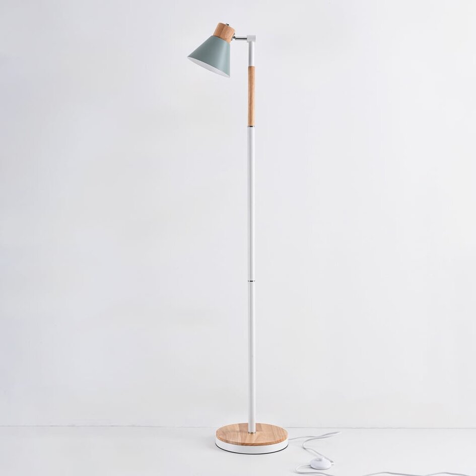Retro gulvlampe Elsie i træ med grøn skærm