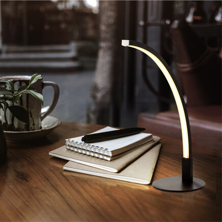 Designer bordlampe med integreret LED-lys - Finn - sort
