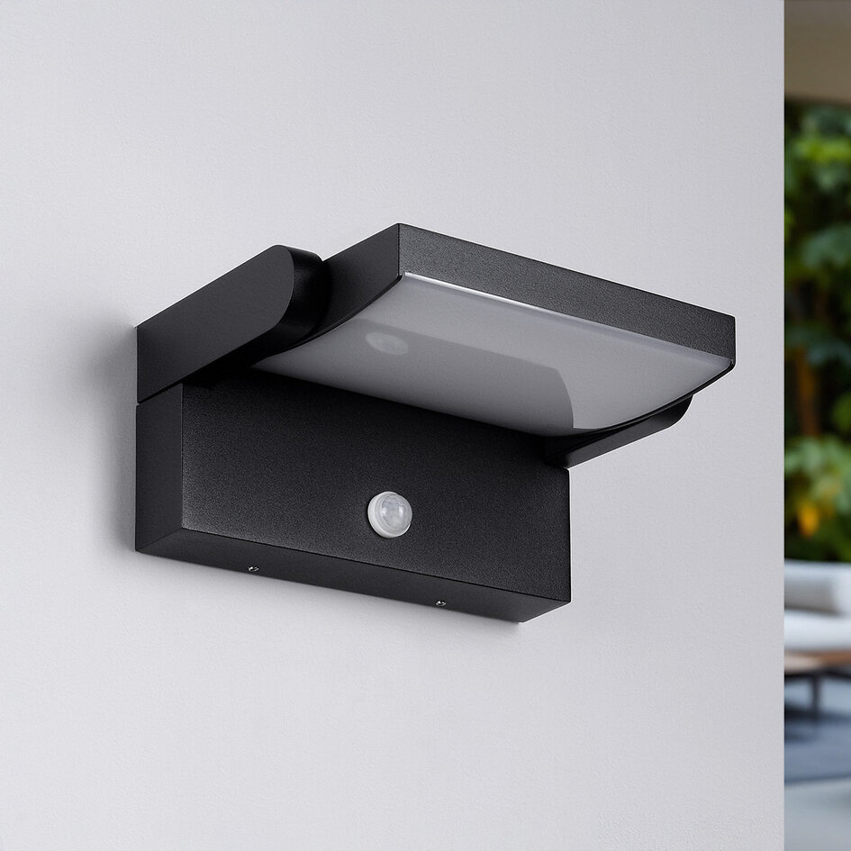 Udendørs projektørlampe med justérbar lysvinkel og sensor - Berlin - sort