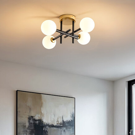 Loftlampe med 4 opalhvide glaskugler - Caleb