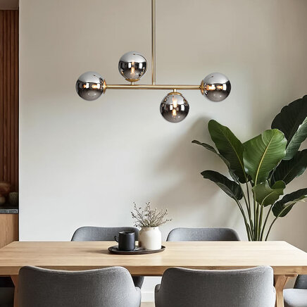 Loftslampe i messinglook med 4 røgfarvede glaskugler og spejleffekt - Asun