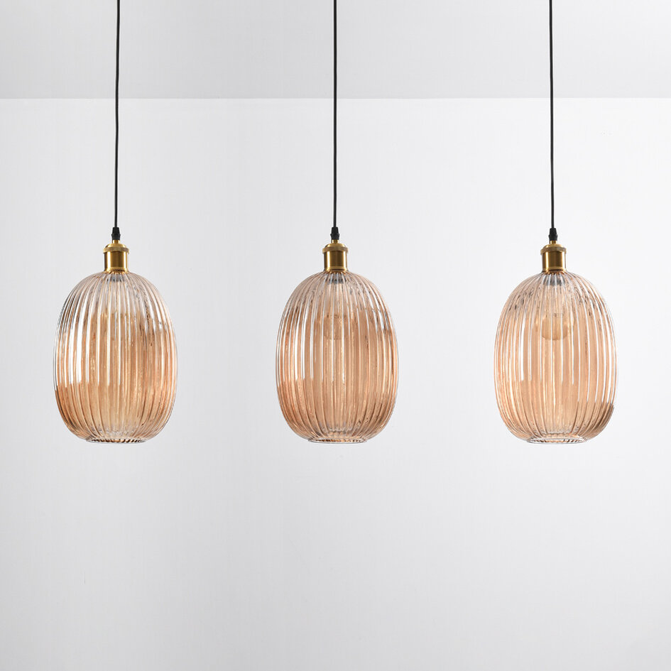 Pendellampe med gyldent, riflet glas,  3 lyspunkter - Erin