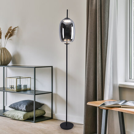 Gulvlampe Noelle, 3-trins dæmpbar med røgfarvet glas