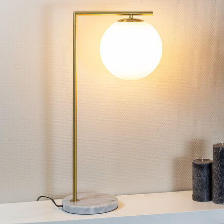 Bordlampe med glaskuppel - Jeana - opalhvid/messing/marmor