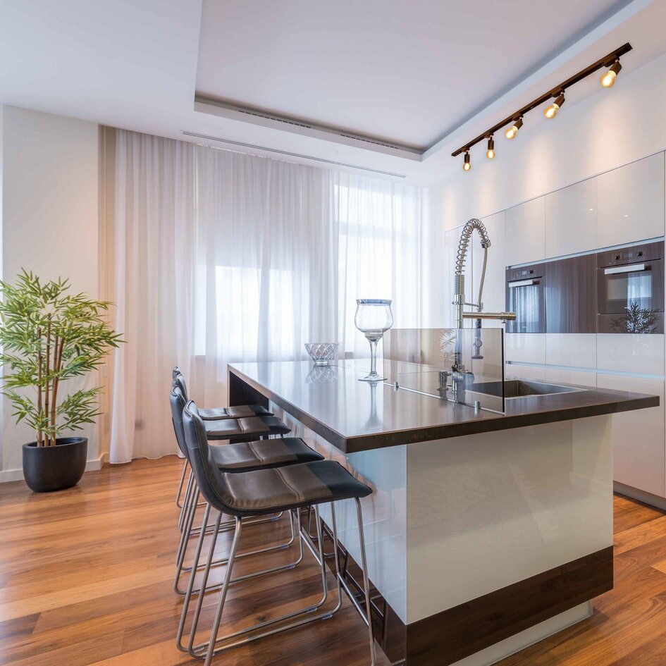 1-faset lysskinne - 1,5 meter med Jax spots - loftsskinne