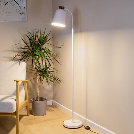 Gulvlampe Arch i hvid - justerbar