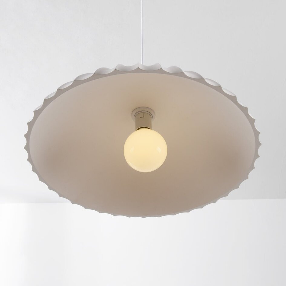 Rillet pendel Olea med mat kridtlook (Gesso)
