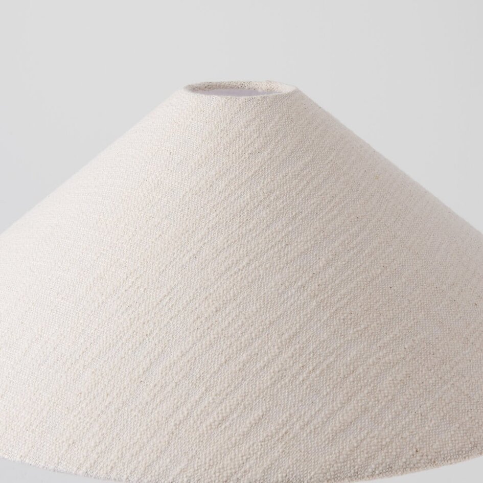 Kegleformet gulvlampe i offwhite linned - Nura