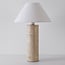Japandi bordlampe Table med travertinlook og hørskærm