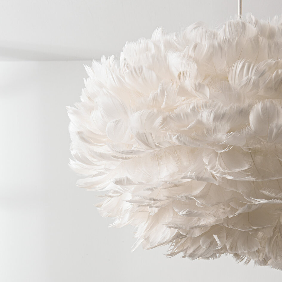 Fjerlampe - Pendel med hvide fjer - Floka