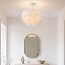 Elegant loftlampe Roselle med hvide fjer